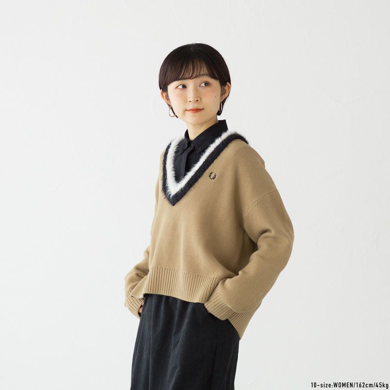 即完売✨FRED PERRY テクスチャード トリム Vネックニットプルオーバー 即完売✨FRED PERRY テクスチャード トリム Vネックニットプルオーバー