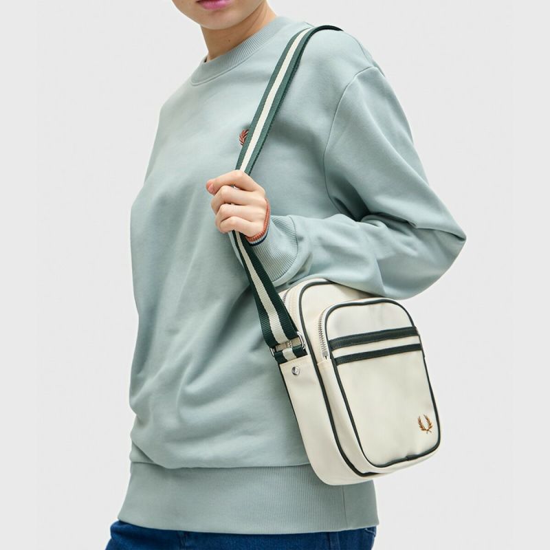 FRED PERRY◆メンズ スコッチグレイン PU サイドバッグ l4224-main.jpg