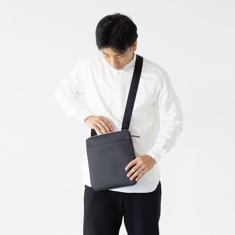 ラコステ シャンタコ マットピケ レザー フラットジップバッグ