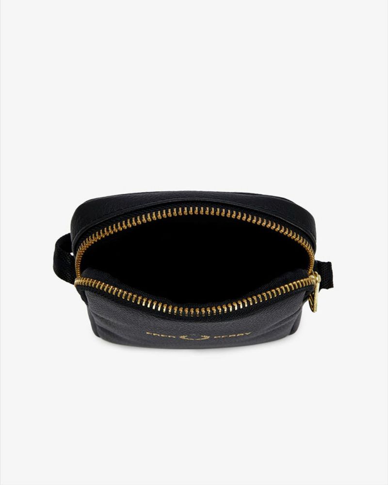 即発 FRED PERRYタンブルドレザー サイドバック L8289 FRED PERRY フレッドペリー ショルダーバッグ タンブル レザー